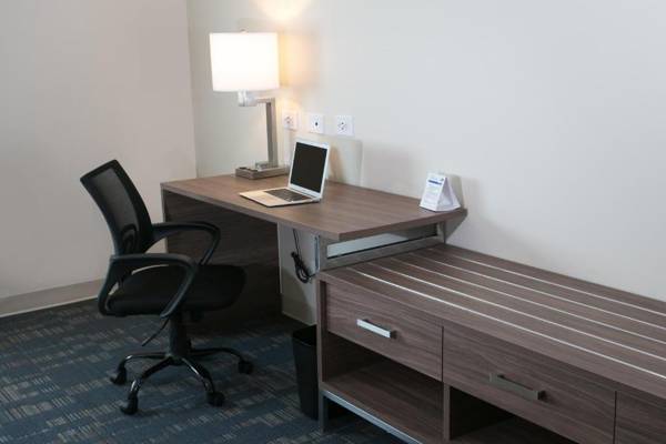 Workspace - Holiday Inn Express & Suites Mexicali an IHG Hotel