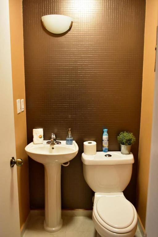 California Comfort & Suites