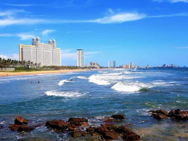 Brujas Tower Beach Resort