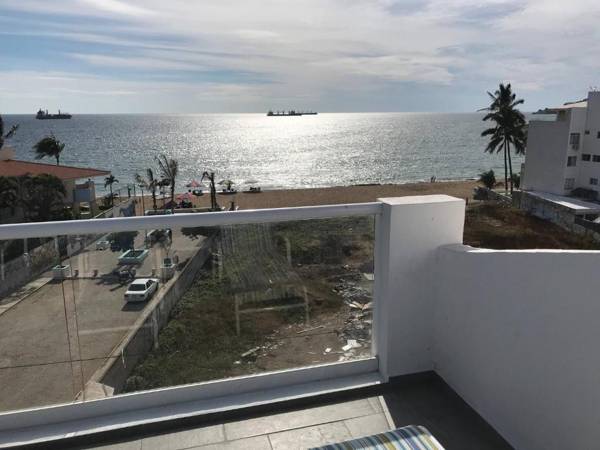 Beautiful apartment with pool gym and beach just 80 meters walk fully equipped