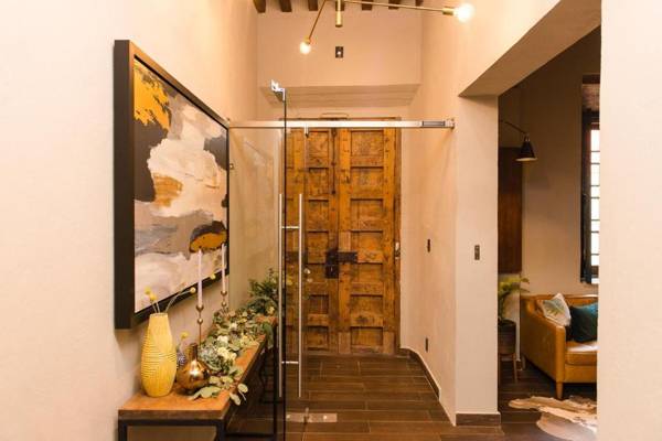 Antigua Trece Hotel Fusión