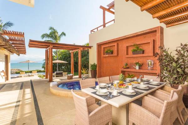 The ocean is my home! Large house by the beach with private pool & jacuzzi