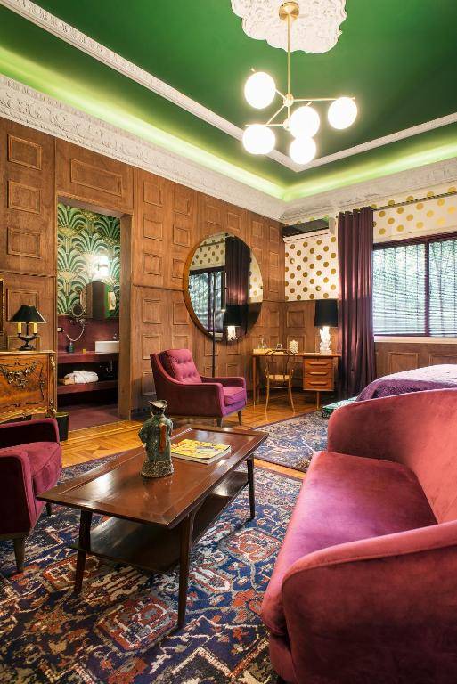 Pug Seal Polanco Anatole France