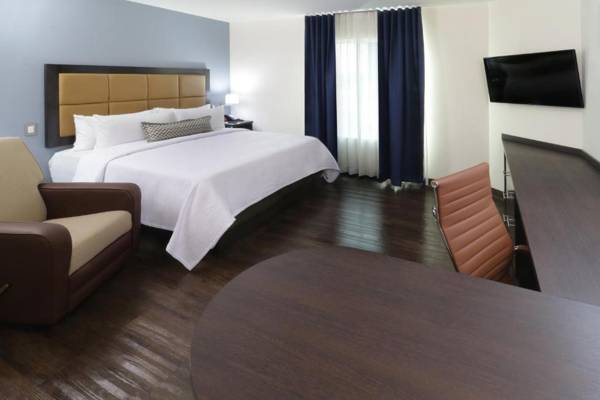 Candlewood Suites - Celaya an IHG Hotel