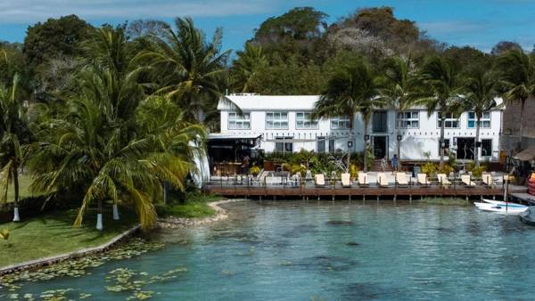 The Yak Lake House - Hostal