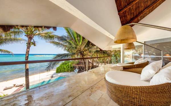 Puerto Aventuras Villa Sleeps 10 with Pool