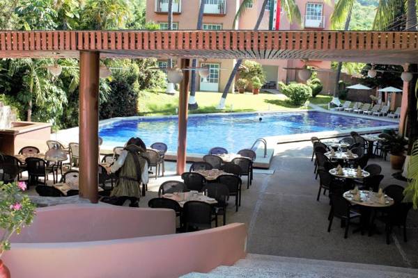 Hotel Castillo Huatulco & Beach Club