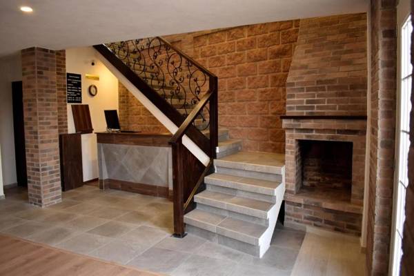 HOTEL 9 MANANTIALES EXPRESS