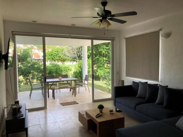Peninsula 106 2 BR by Casago