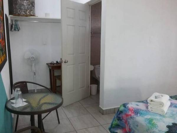 Cozy room with private bathroom to 12 minutes walking from downtown