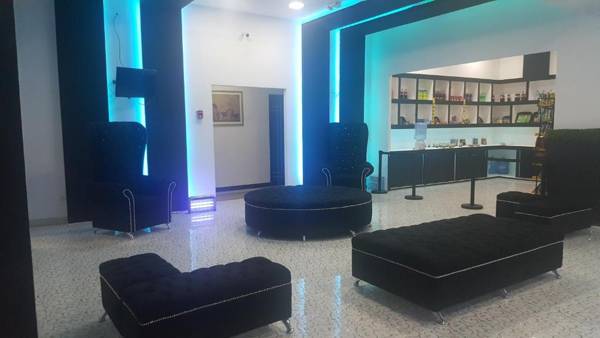 Hotel Dluxe and Suites