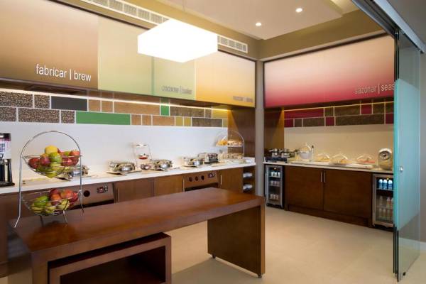 Hampton Inn & Suites by Hilton Paraiso