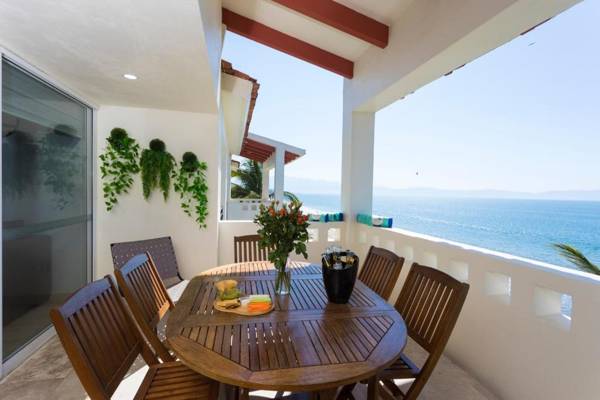 Amazing ocean view in beachfront condo Flamingos Beach Club