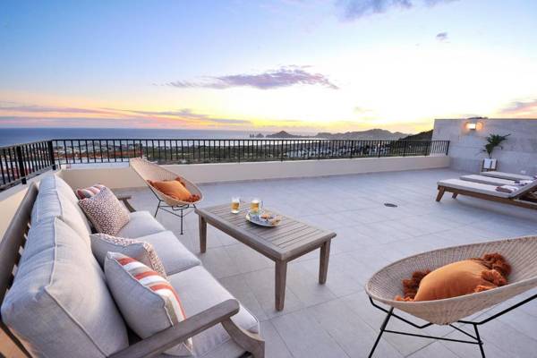 Large private rooftop! Chic ocean view penthouse