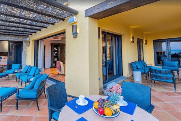 Best Executive-Style Luxury Residence on Property