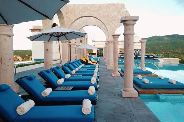 Spacious 4 BR Apt in Cabo