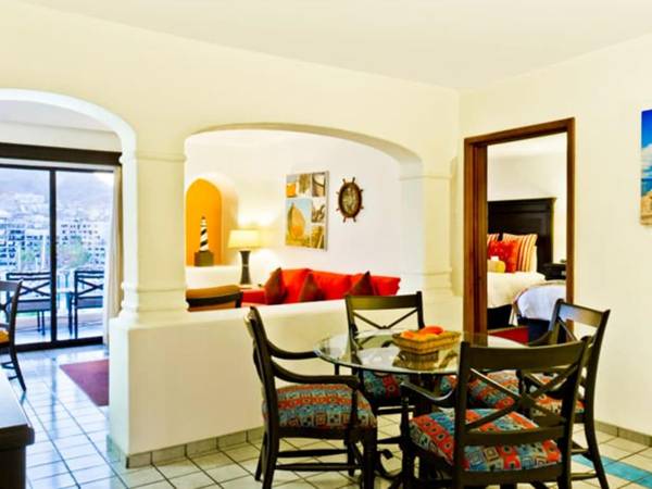 Astounding Studio Sleeps 4 with Unique Pool in Cabo