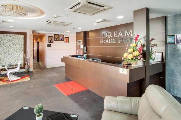 OYO 89480 Dream House Hotel