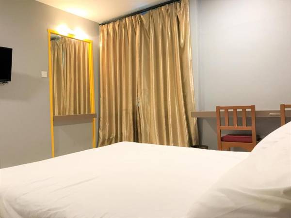 OYO 90487 K Threegod Hotel