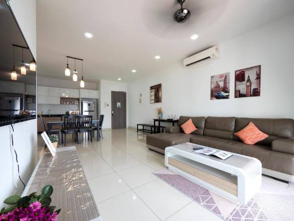 HighFloor & 2-Parking Spacious Home @ Skysuites