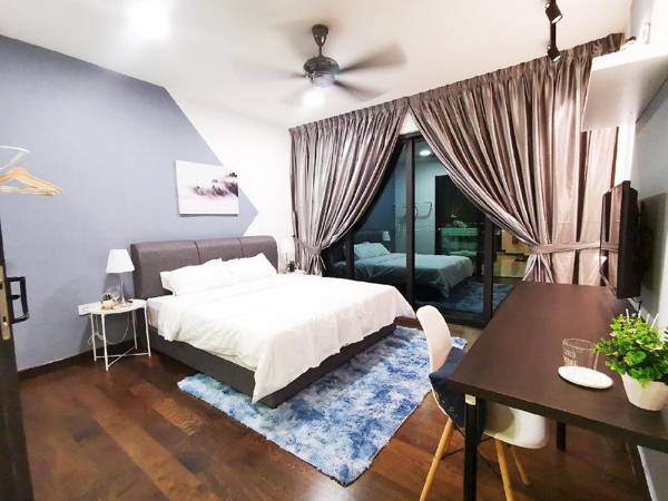 Almas Deluxe Suites (WIFI-#3) by JBcity Home