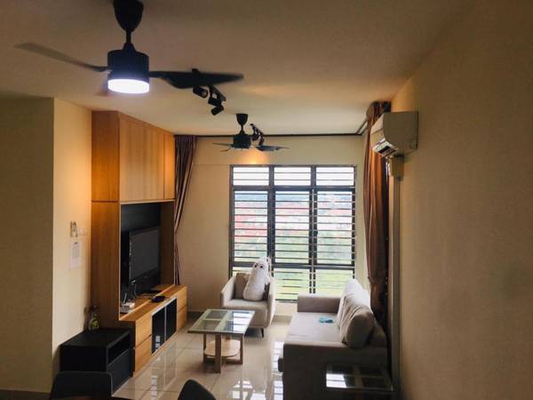 8pax Mount austin  3bedroom apartment A