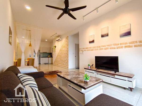 JettBros MujiRushi @Mount Austin Johor Bahru