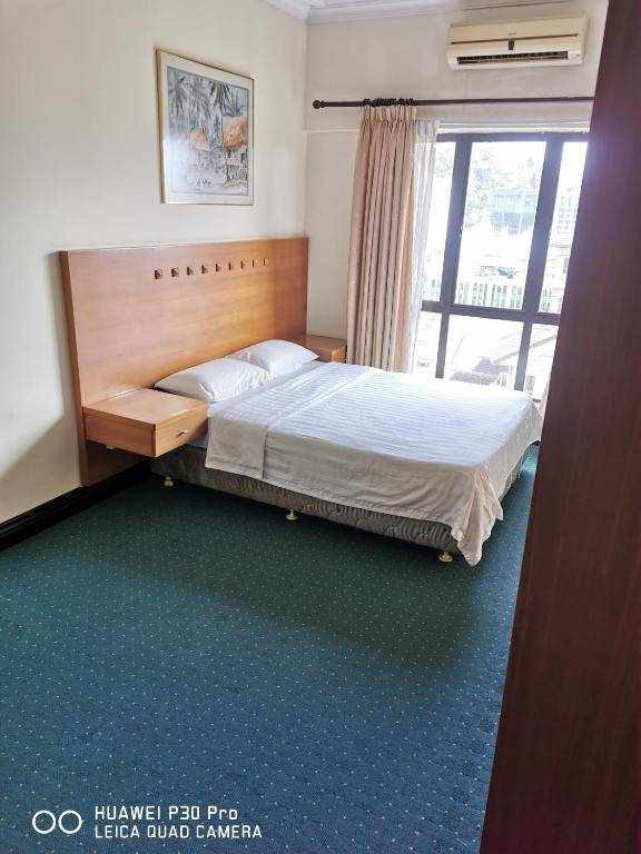 Zoomma Marina Court Condo