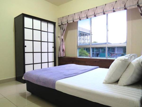 Makmoor Home Sweet Swimming Pool View