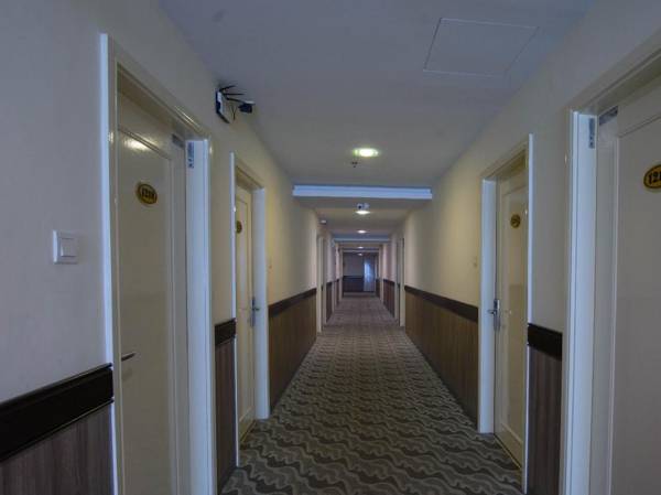 OYO 371 Grand Eastern Hotel