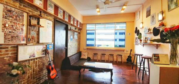 Escape Backpackers KK