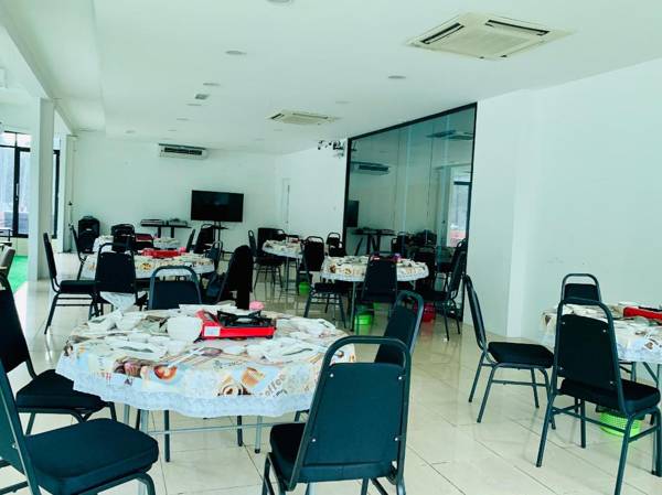 SPOT ON 89900 Jesselton Capsule Inn