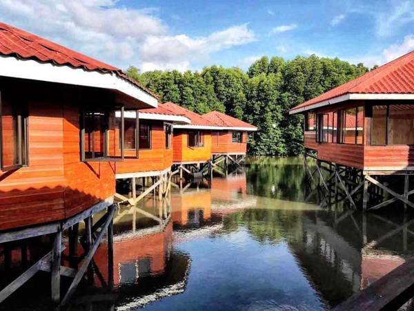 gayang friendly water house homestay