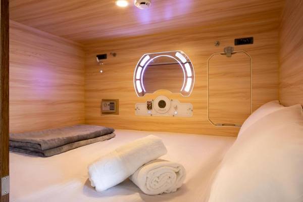 Jpod Capsule Hotel