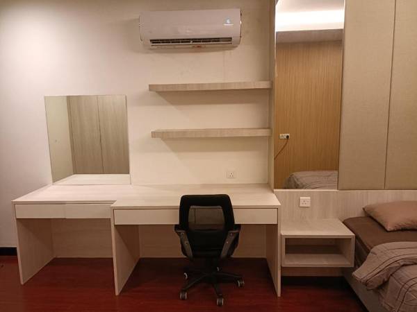 Workspace - WATERFRONT APARTMENT @ KK CITY CENTRE