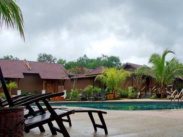 Ulek Beach Resort