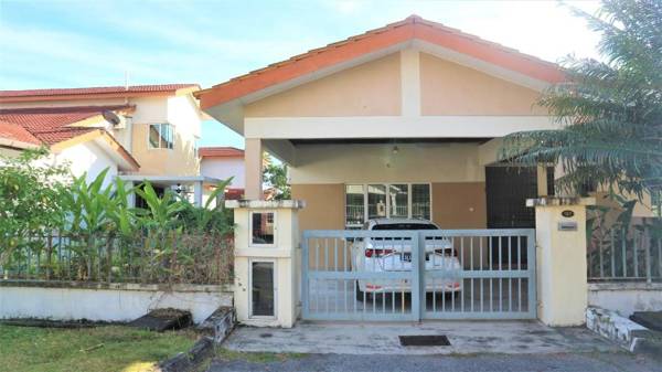 OYO Homes 90300 D'hitech Home