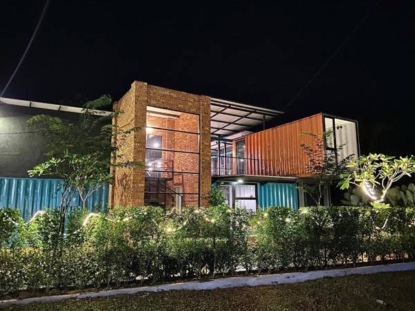 Reserve The Cozytainer