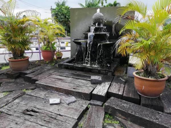 Paragon City Hotel