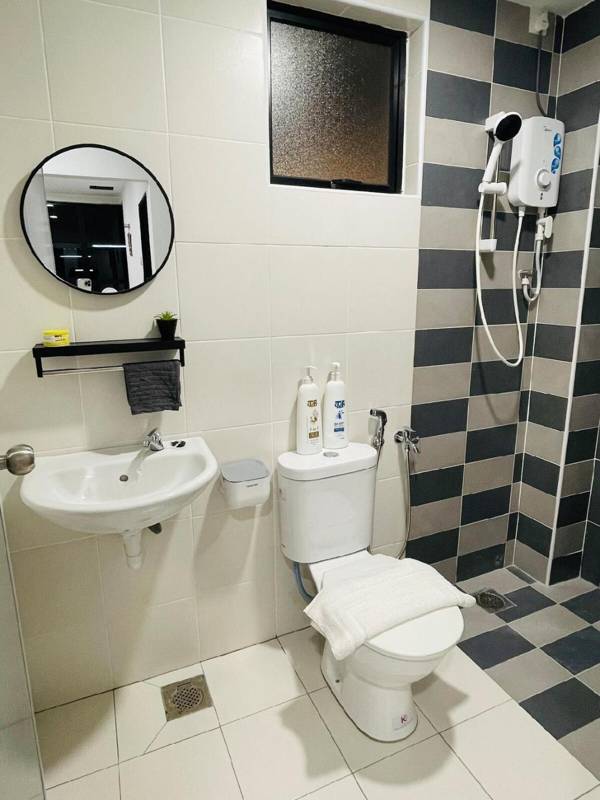 Manhattan 4 Bedrooms 8-12pax 2 Carpark