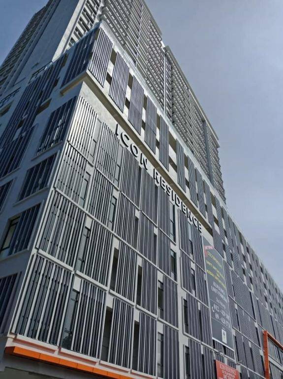 sunny seaview@icon residence