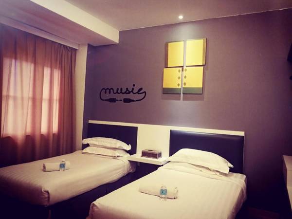 Hotel Zamburger Plaza Mahkota