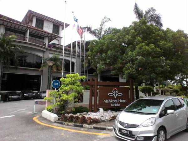 Costa Makhota (Family Homestay)