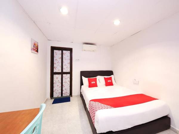 OYO 1132 Azimaju Guesthouse