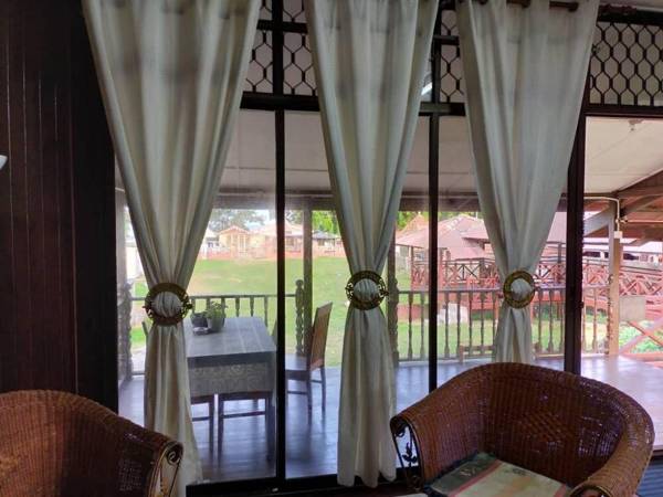 Kampong Style Homestay 10 Meter To Beach