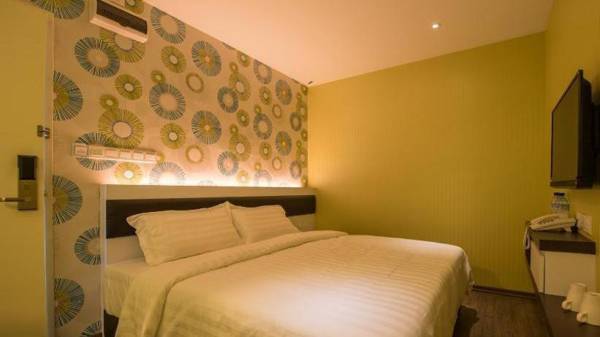 Riverfront Boutique Hotel