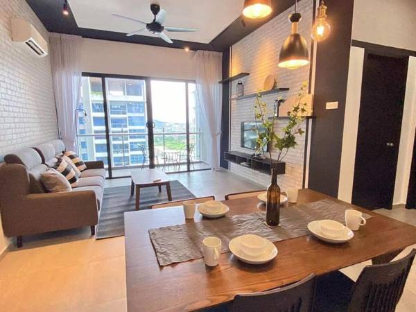 Atlantis-C22-8pax/5 min - Town Jonker St/Pool View