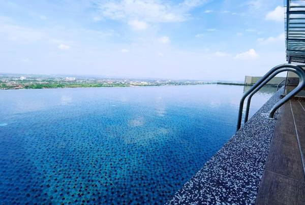 The Quartz By Micasa