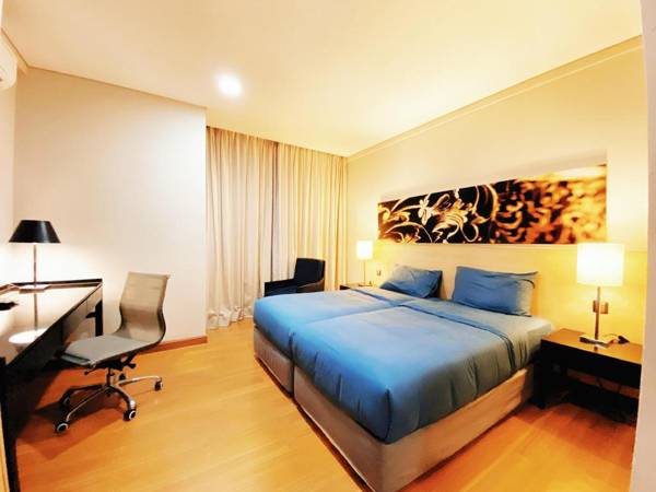 Workspace - Straits Suites by C.Homestay - Deluxe Twin Room