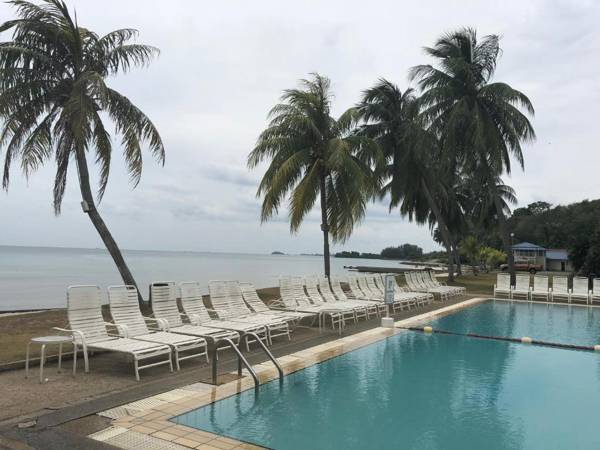 Mieqa@TheRegencyTanjungTuan (seafront unit)